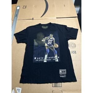 Mitchell & Ness Magic Johnson Shirt, Retro Graphic‎ Tee, Vintage Size Medium